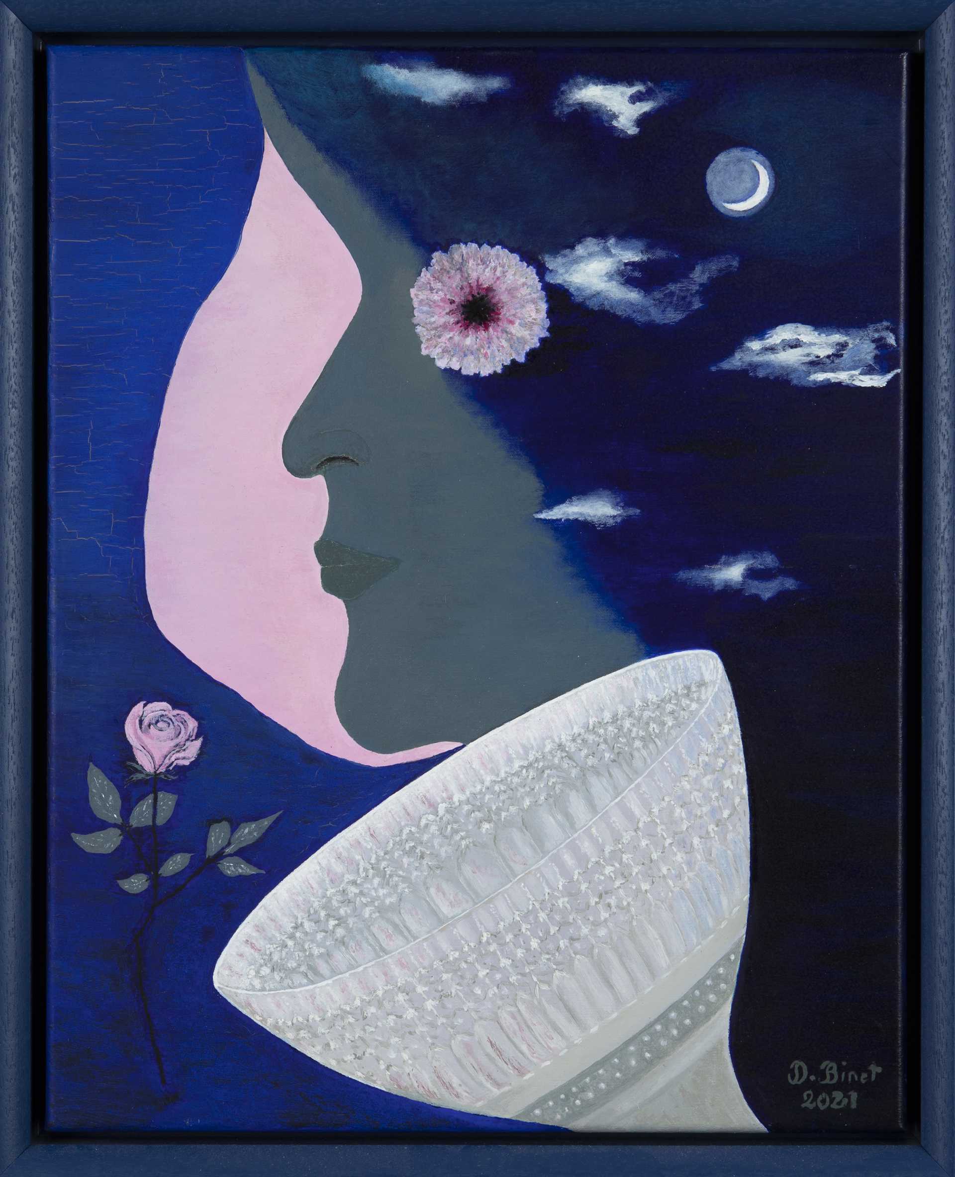 Peinture d’un rêve : un verre de cristal est incliné en dessous de la forme du visage d’une femme. Derrière elle, la nuit.