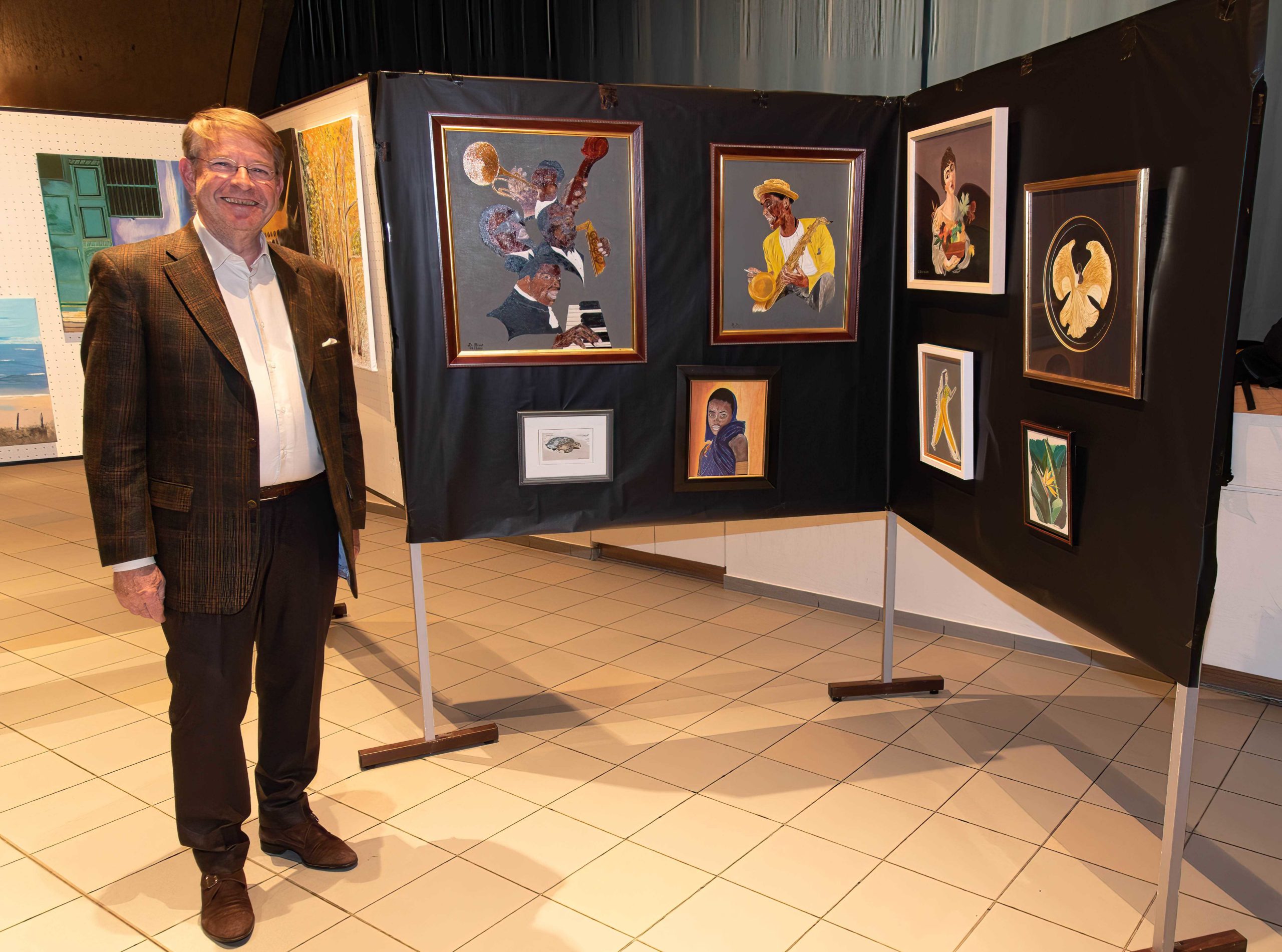 L'artiste Dominique Binet au salon artistique de Sandweiler.